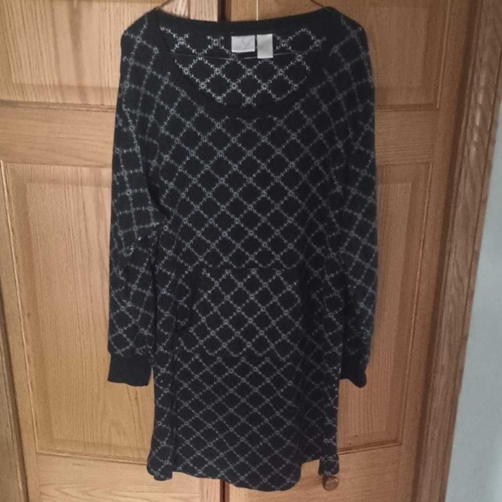 Elegant Black and Gray Patterned Dress